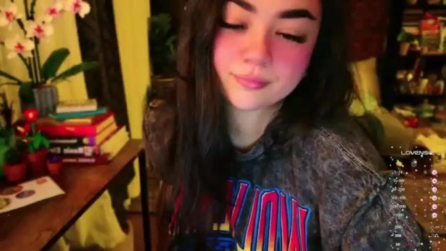 Image 4 of annatigarr Stream on Chaturbate on 13 months ago