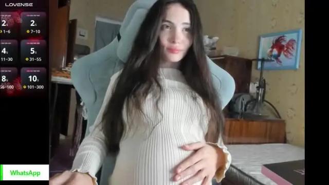 Image 2 of annawoords Stream on Chaturbate on 2 months ago