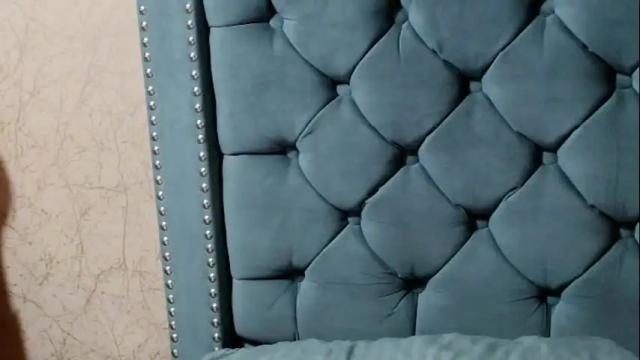 Image 7 of anne_julienne Stream on Chaturbate on 2 months ago