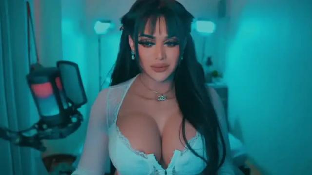 Image 10 of annecalifornia Stream on Chaturbate on 13 months ago