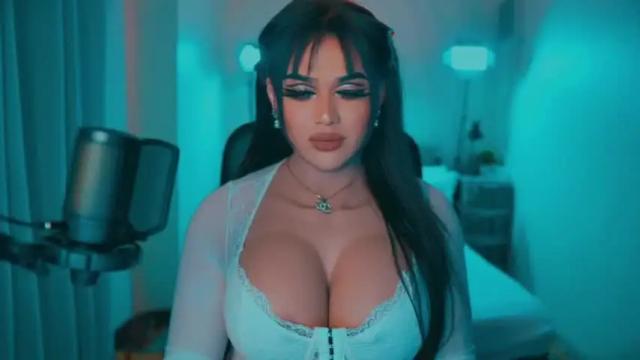 Image 12 of annecalifornia Stream on Chaturbate on 13 months ago