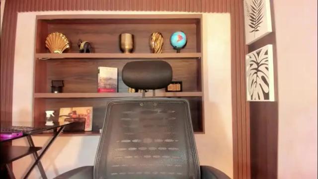 Image 4 of annedixie Stream on Chaturbate on 1 month ago