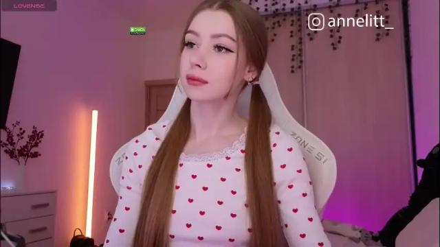 Image 3 of annelitt Stream on Chaturbate on 1 month ago