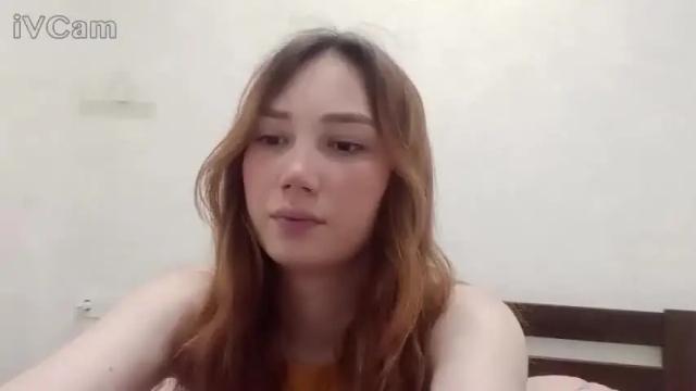 Image 3 of annetburn Stream on Chaturbate on 14 months ago