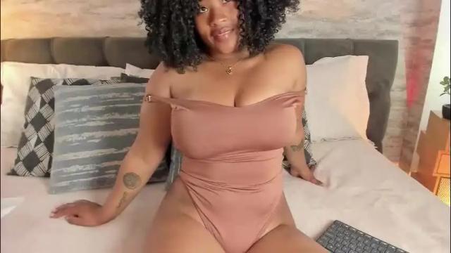Image 6 of anneth__m Stream on Chaturbate on 2 months ago