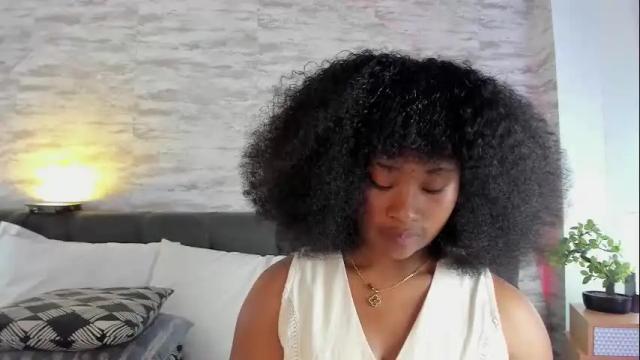 Image 2 of anneth__m Stream on Chaturbate on 1 month ago