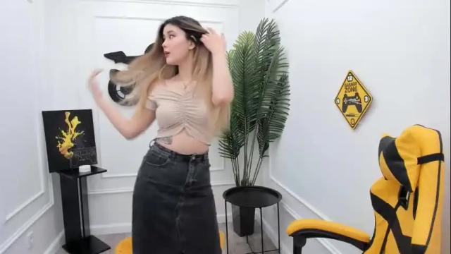 Image 12 of annetli Stream on Chaturbate on 5 days ago