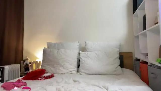 Image 2 of annetmoroz Stream on Chaturbate on 16 days ago