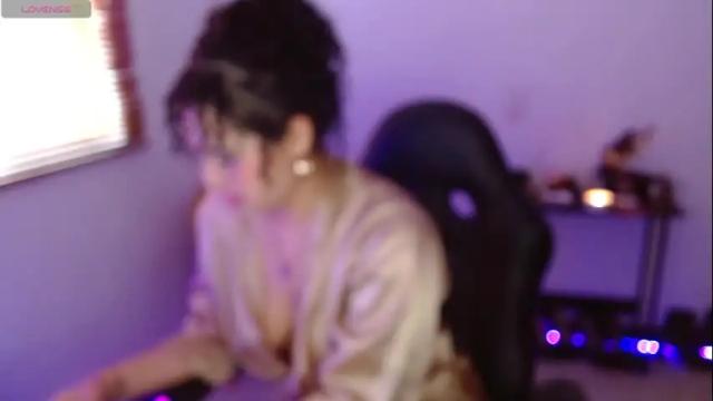 Image 7 of anngelademon Stream on Chaturbate on 1 month ago