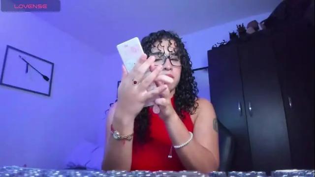 Image 4 of anngelademon Stream on Chaturbate on 20 days ago