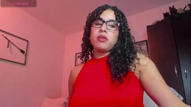 Image 3 of anngelademon Stream on Chaturbate on 7 days ago