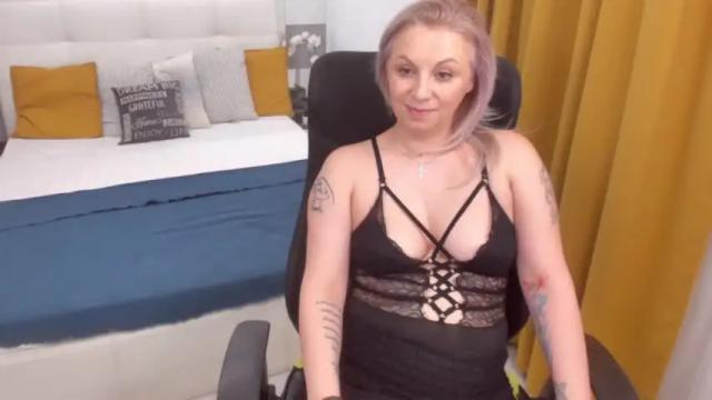 Image 4 of anngelynajoy Stream on Chaturbate on 16 months ago