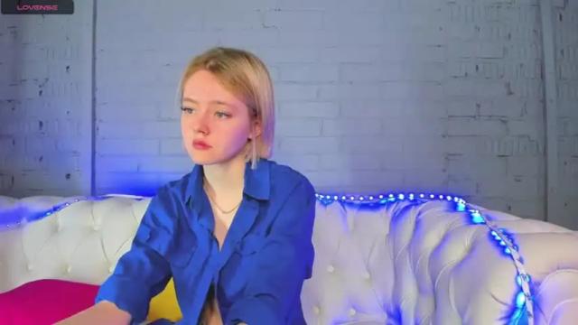 Image 4 of anni_me Stream on Chaturbate on 25 months ago