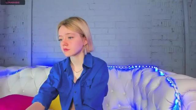 Image 7 of anni_me Stream on Chaturbate on 25 months ago