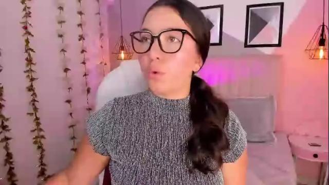 Image 3 of annia_paris Stream on Chaturbate on 1 month ago