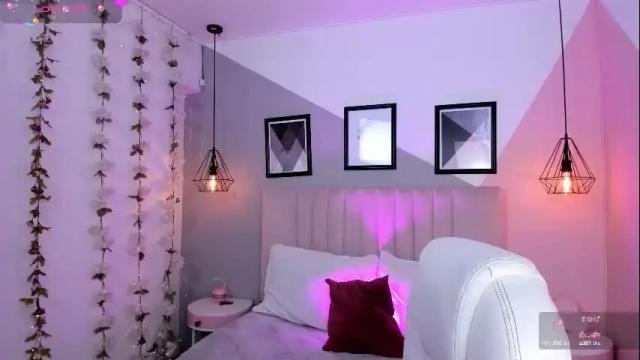 Image 8 of annia_paris Stream on Chaturbate on 1 month ago