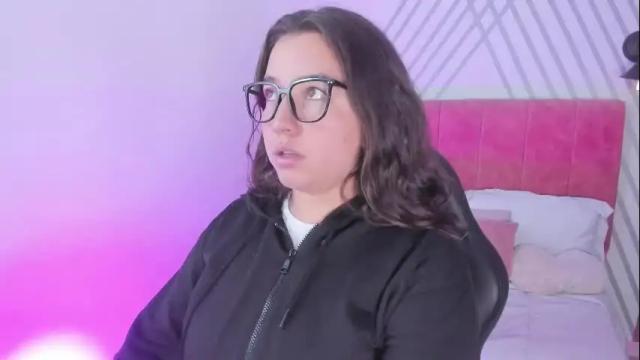 Image 7 of annia_paris Stream on Chaturbate on 23 days ago