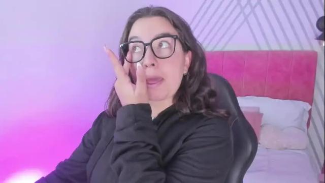 Image 8 of annia_paris Stream on Chaturbate on 23 days ago
