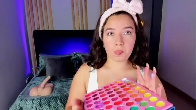 Image 8 of annia_paris Stream on Chaturbate on 17 days ago