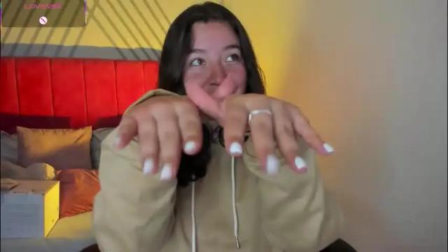 Image 2 of annia_paris Stream on Chaturbate on 2 months ago