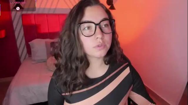 Image 10 of annia_paris Stream on Chaturbate on 2 months ago