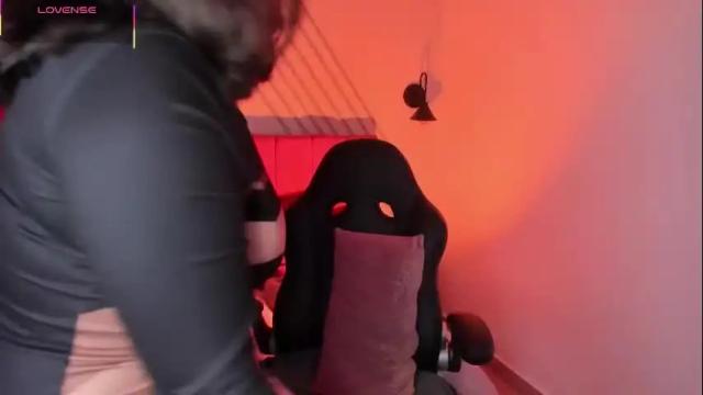 Image 2 of annia_paris Stream on Chaturbate on 2 months ago