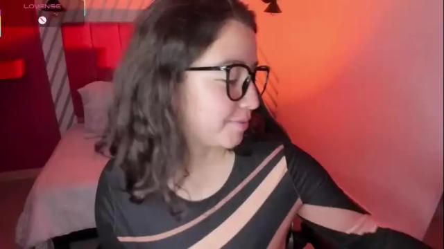 Image 4 of annia_paris Stream on Chaturbate on 2 months ago
