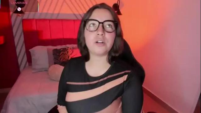 Image 8 of annia_paris Stream on Chaturbate on 2 months ago
