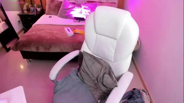Image 11 of annia_paris Stream on Chaturbate on 1 month ago