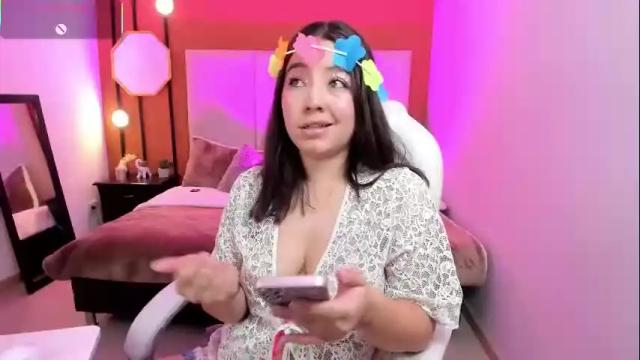 Image 2 of annia_paris Stream on Chaturbate on 1 month ago