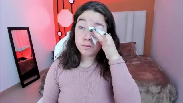 Image 2 of annia_paris Stream on Chaturbate on 1 month ago