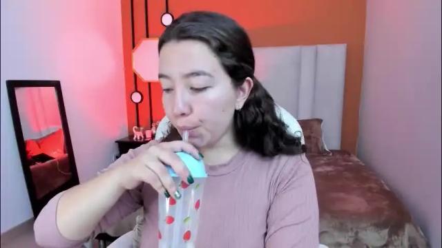 Image 7 of annia_paris Stream on Chaturbate on 1 month ago