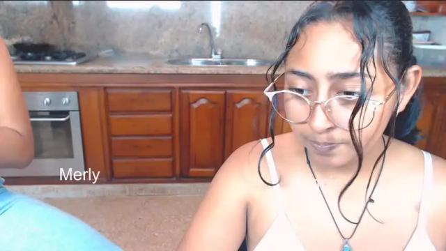 Image 7 of annie_and_merly Stream on Chaturbate on 19 months ago