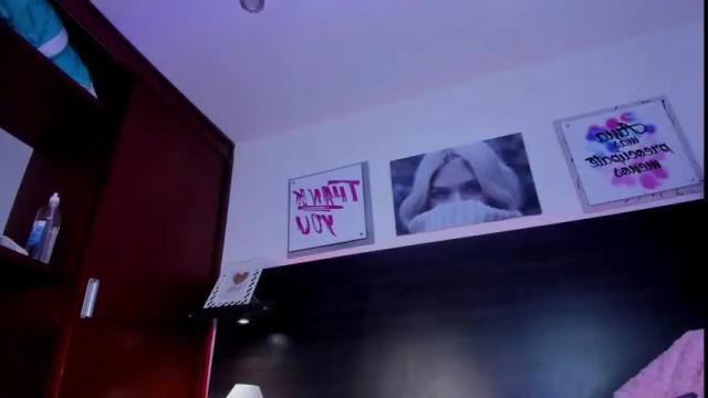 Image 2 of annie_as Stream on Chaturbate on 16 months ago