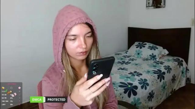 Image 2 of annie_che77y Stream on Chaturbate on 1 month ago
