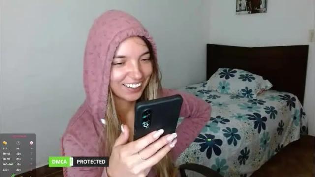 Image 3 of annie_che77y Stream on Chaturbate on 1 month ago
