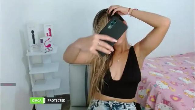 Image 4 of annie_che77y Stream on Chaturbate on 1 month ago