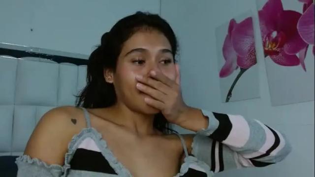 Image 2 of annie_darling Stream on Chaturbate on 1 month ago
