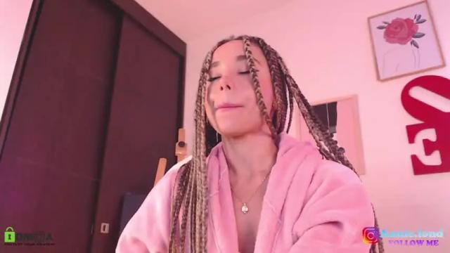 Image 2 of annie_es Stream on Chaturbate on 15 months ago