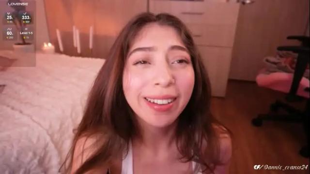 Image 11 of annie_evans24 Stream on Chaturbate on 1 month ago