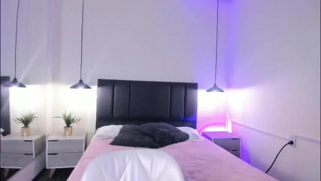 Image 2 of annie_gr Stream on Chaturbate on 2 months ago