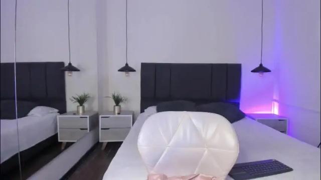 Image 10 of annie_gr Stream on Chaturbate on 2 months ago