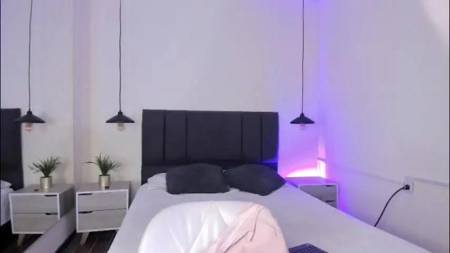 Image 2 of annie_gr Stream on Chaturbate on 2 months ago