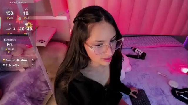 Image 4 of annie_lought Stream on Chaturbate on 1 month ago