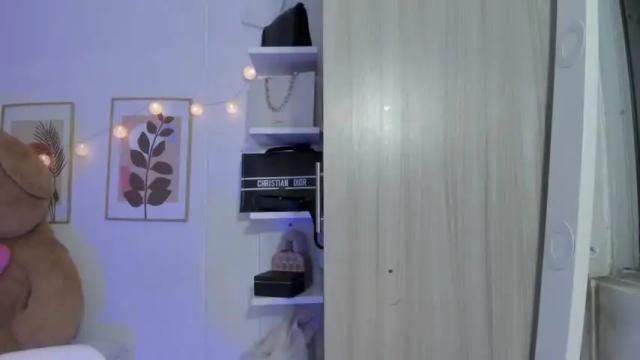 Image 7 of annie_ruiz Stream on Chaturbate on 17 months ago