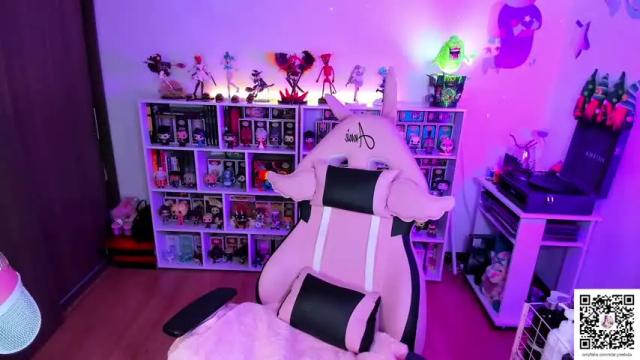 Image 8 of annie_shiratori Stream on Chaturbate on 16 months ago