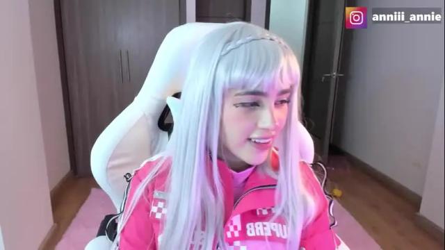 Image 2 of annie_snow_ Stream on Chaturbate on 1 month ago