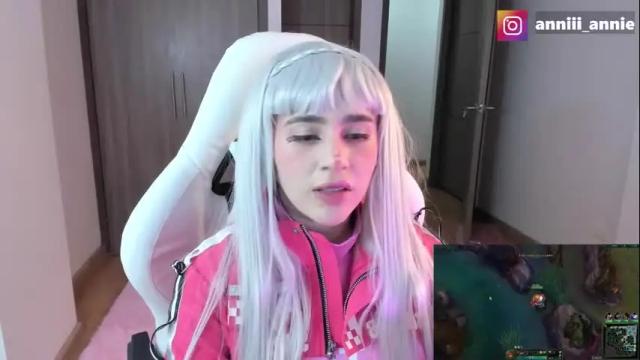Image 3 of annie_snow_ Stream on Chaturbate on 1 month ago