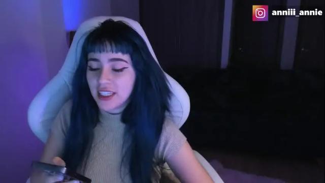 Image 2 of annie_snow_ Stream on Chaturbate on 1 month ago