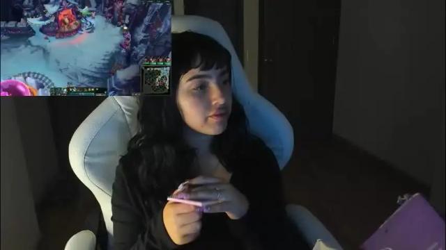 Image 3 of annie_snow_ Stream on Chaturbate on 1 month ago